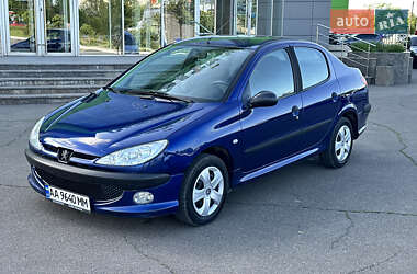 Седан Peugeot 206 2010 в Кривом Роге