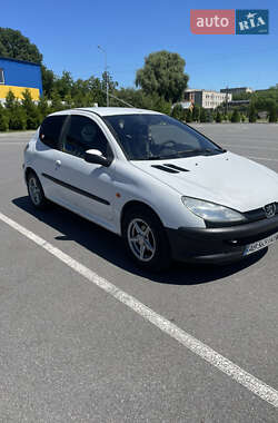Хетчбек Peugeot 206 2002 в 