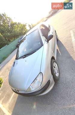 Хэтчбек Peugeot 206 1999 в 