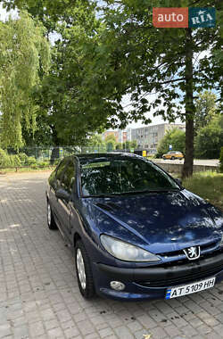 Седан Peugeot 206 2007 в Долині