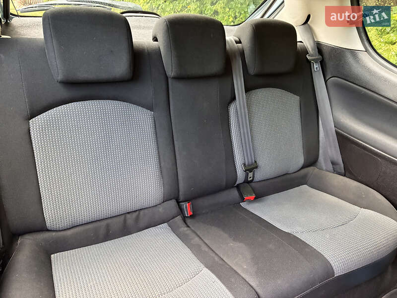 Хетчбек Peugeot 206 2003 в Кременчуці