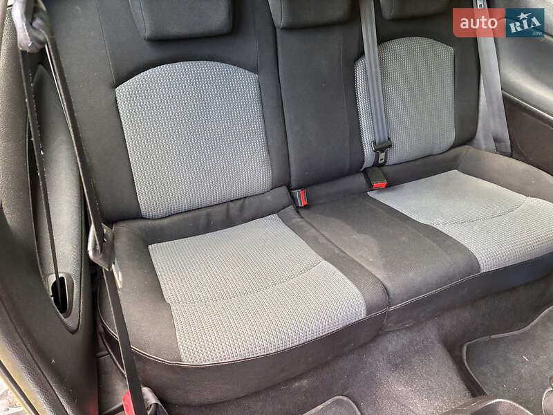 Хетчбек Peugeot 206 2003 в Кременчуці