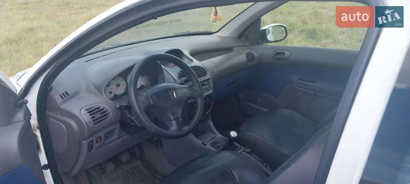 Хэтчбек Peugeot 206 2003 в Сумах
