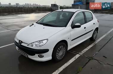 Хэтчбек Peugeot 206 2007 в Киеве