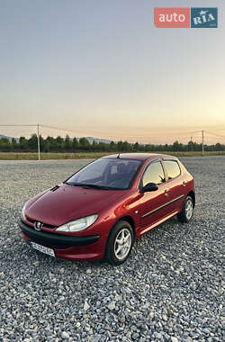 Хэтчбек Peugeot 206 2002 в Черновцах