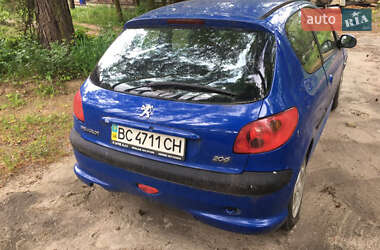 Хэтчбек Peugeot 206 2004 в Ременове