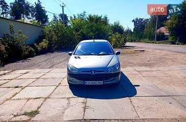 Хэтчбек Peugeot 206 2003 в Киеве