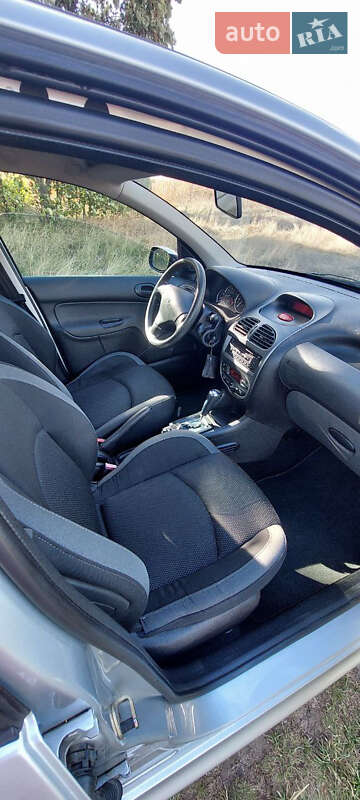 Хэтчбек Peugeot 206 2006 в Тростянце