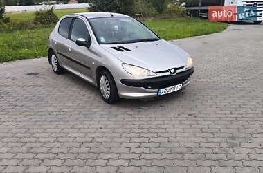 Хэтчбек Peugeot 206 2004 в Виноградове
