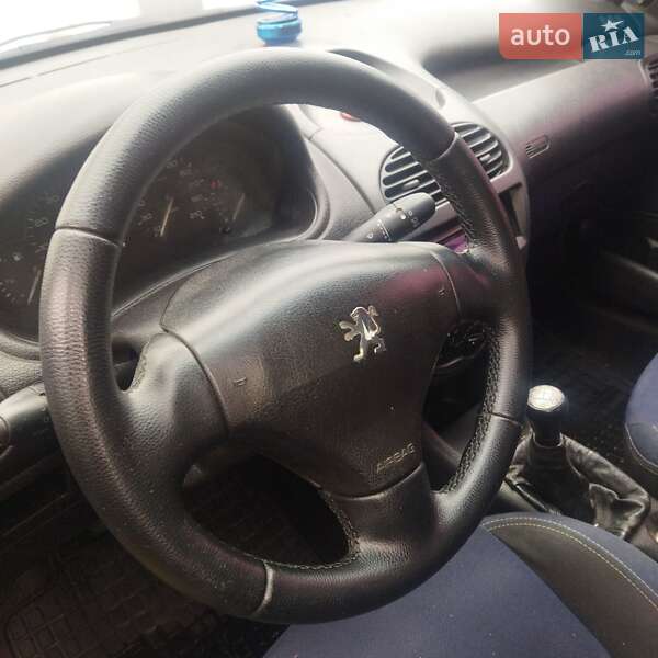 Хетчбек Peugeot 206 2006 в Ставищі