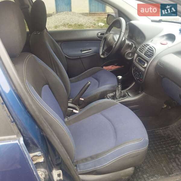 Хетчбек Peugeot 206 2006 в Ставищі