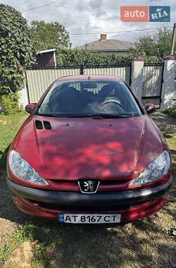 Хэтчбек Peugeot 206 2005 в Долине Хэтчбек Peugeot 206 2005 в Долине