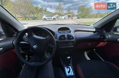 Хэтчбек Peugeot 206 2006 в  фото 2 Хэтчбек Peugeot 206 2006 в