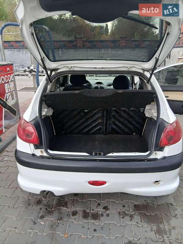 Хэтчбек Peugeot 206 2005 в Ровно фото 7 Хэтчбек Peugeot 206 2005 в Ровно