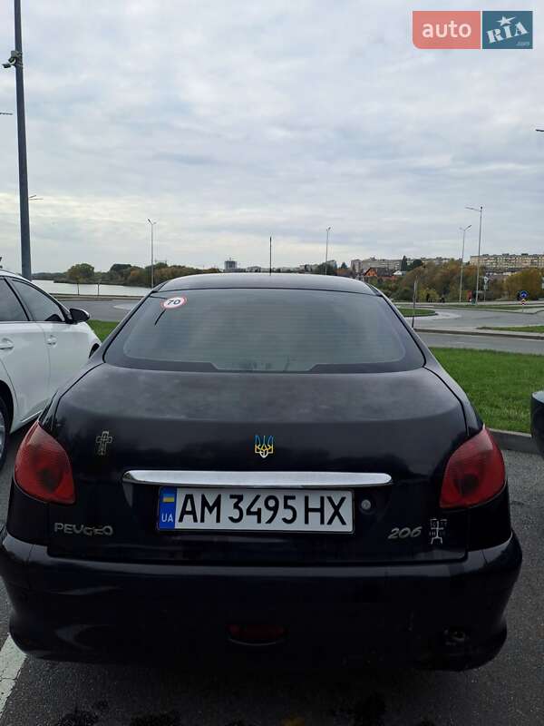 Седан Peugeot 206 2007 в Виннице