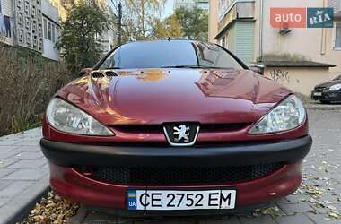 Хетчбек Peugeot 206 2006 в Чернівцях