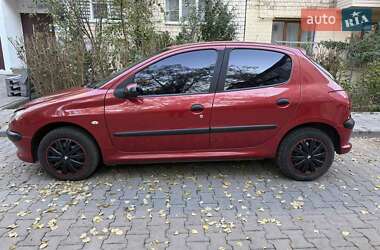 Хэтчбек Peugeot 206 2006 в 