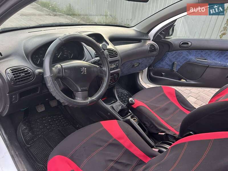 Хэтчбек Peugeot 206 2002 в Львове фото 2 Хэтчбек Peugeot 206 2002 в Львове