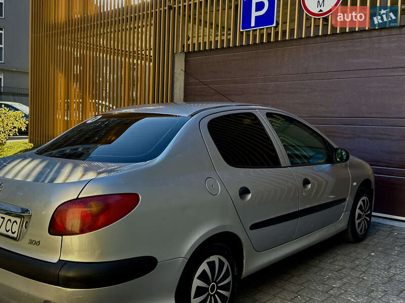 Седан Peugeot 206 2007 в Львове