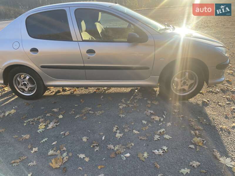 Седан Peugeot 206 2007 в Хмельницком