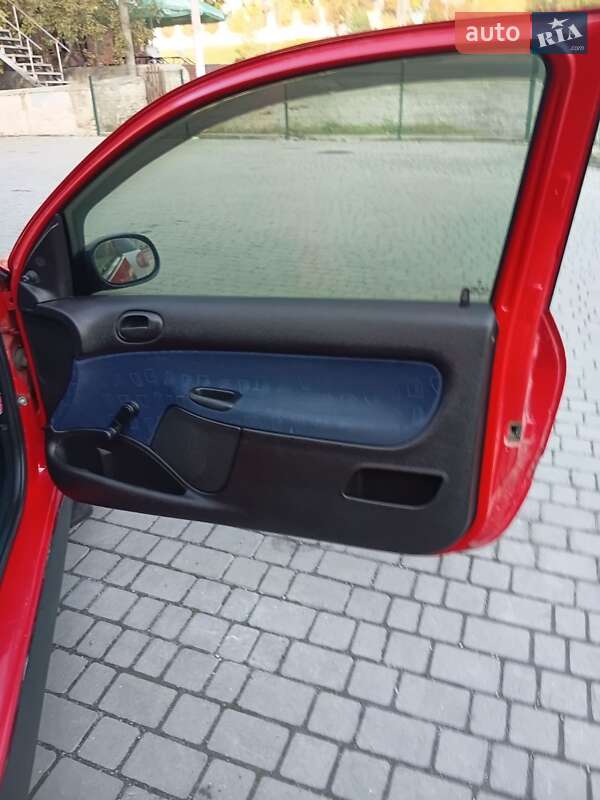 Хэтчбек Peugeot 206 2002 в Сатанове фото 3 Хэтчбек Peugeot 206 2002 в Сатанове