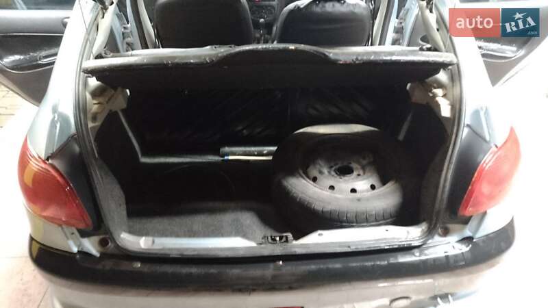 Хэтчбек Peugeot 206 2005 в Благовещенском фото 11 Хэтчбек Peugeot 206 2005 в Благовещенском