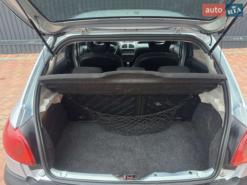 Хэтчбек Peugeot 206 2004 в Одессе