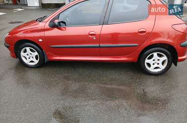 Хэтчбек Peugeot 206 2005 в Киеве