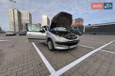 Хетчбек Peugeot 206 2005 в Києві