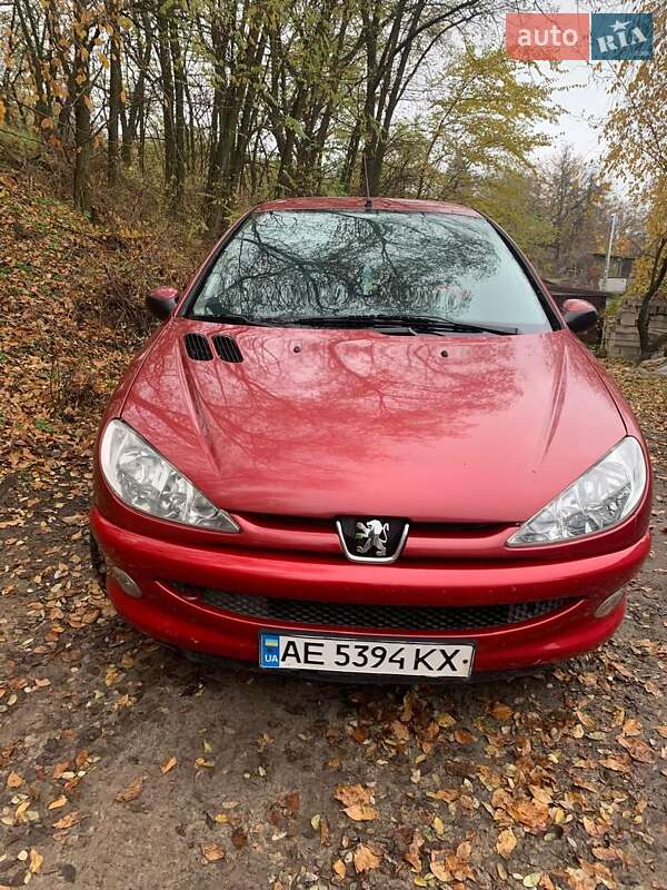 Хэтчбек Peugeot 206 2005 в Днепре