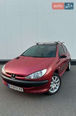 Хэтчбек Peugeot 206 2005 в Киеве