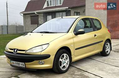 Хетчбек Peugeot 206 2002 в Чорнобаї