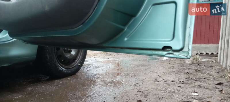 Хетчбек Peugeot 206 2001 в Коростені