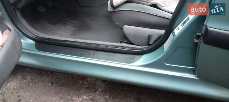 Хетчбек Peugeot 206 2001 в Коростені