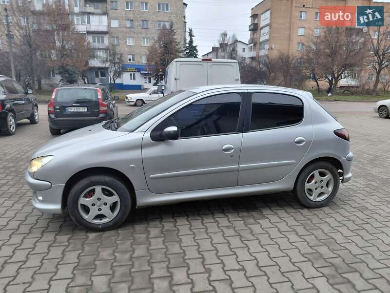 Хэтчбек Peugeot 206 2008 в Дубно фото 9 Хэтчбек Peugeot 206 2008 в Дубно