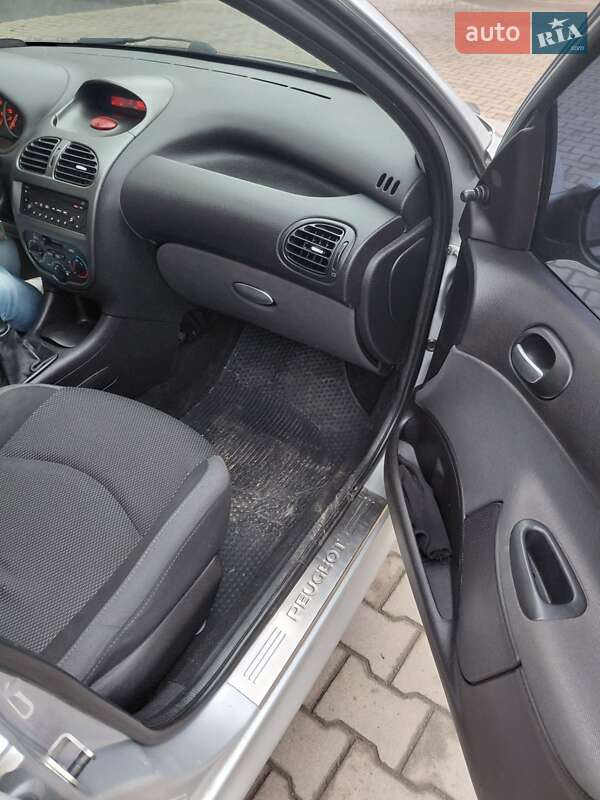 Хэтчбек Peugeot 206 2008 в Дубно фото 21 Хэтчбек Peugeot 206 2008 в Дубно