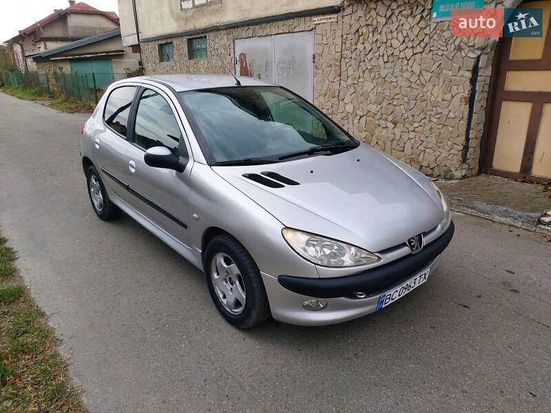 Хэтчбек Peugeot 206 1999 в Стрые