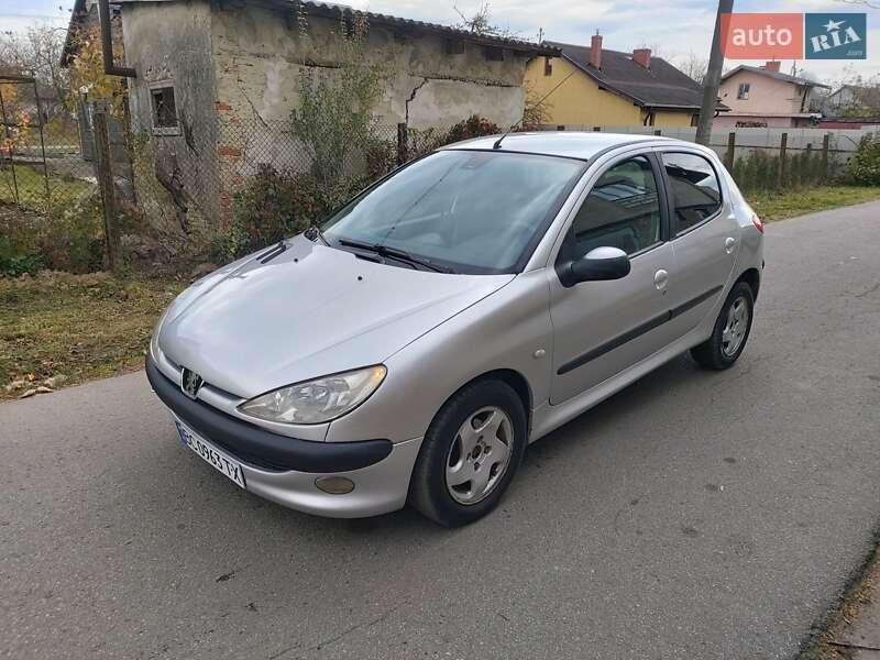 Хэтчбек Peugeot 206 1999 в Стрые