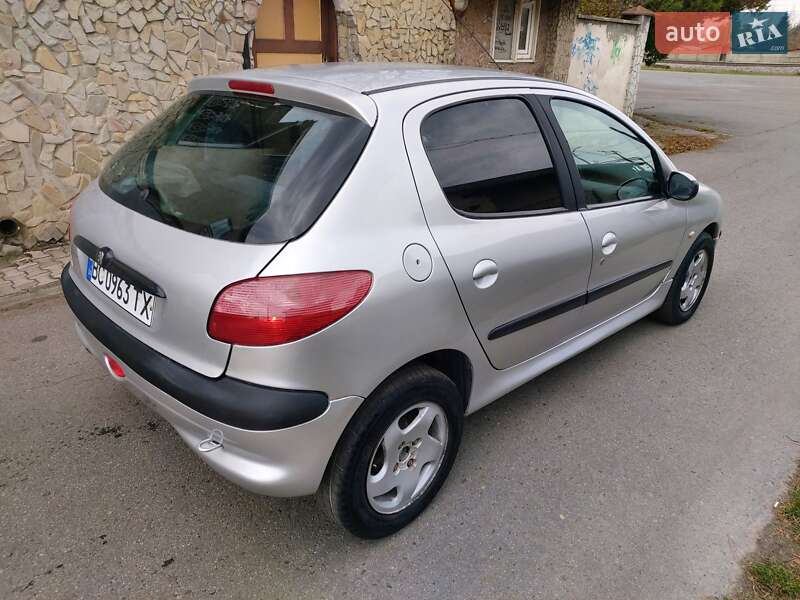 Хэтчбек Peugeot 206 1999 в Стрые