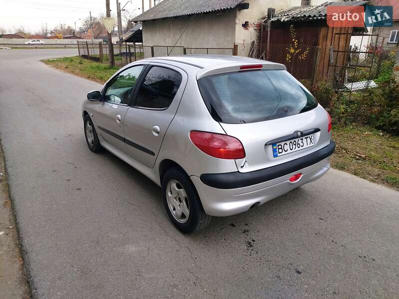 Хэтчбек Peugeot 206 1999 в Стрые