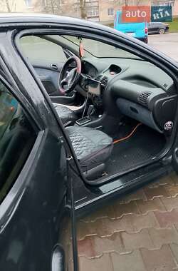 Хетчбек Peugeot 206 1999 в Умані