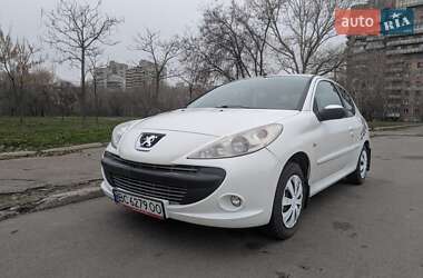 Хэтчбек Peugeot 206 2012 в Днепре