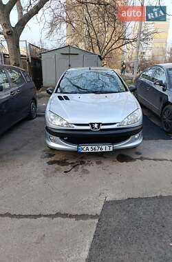 Седан Peugeot 206 2010 в Киеве