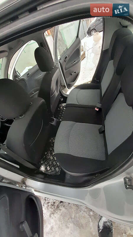 Хетчбек Peugeot 206 2004 в Хмельницькому