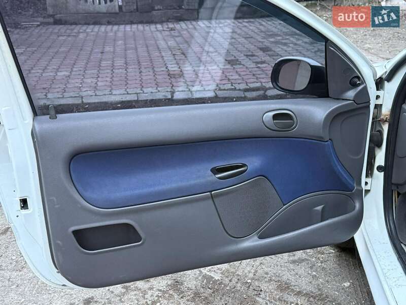 Хэтчбек Peugeot 206 2002 в Запорожье