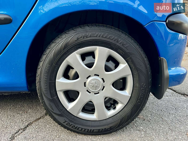 Хэтчбек Peugeot 206 2004 в Киеве фото 20 Хэтчбек Peugeot 206 2004 в Киеве