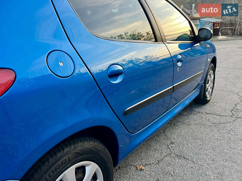 Хэтчбек Peugeot 206 2004 в Киеве фото 26 Хэтчбек Peugeot 206 2004 в Киеве