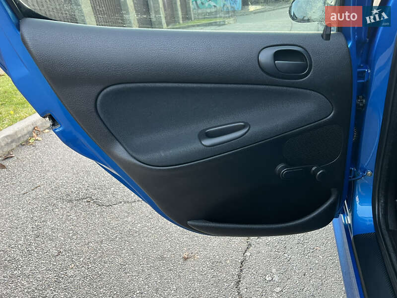 Хэтчбек Peugeot 206 2004 в Киеве фото 37 Хэтчбек Peugeot 206 2004 в Киеве
