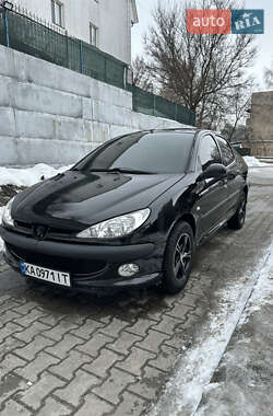 Седан Peugeot 206 2008 в Обухове