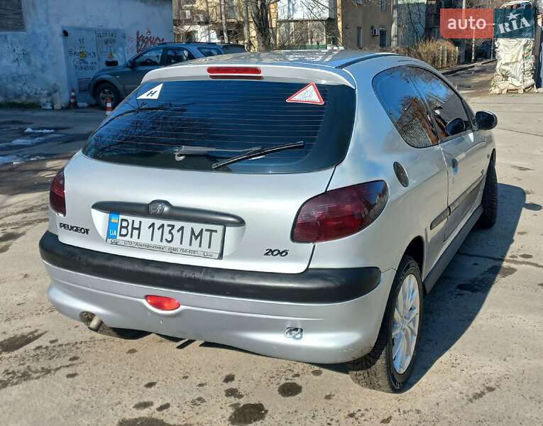 Хэтчбек Peugeot 206 2002 в Одессе